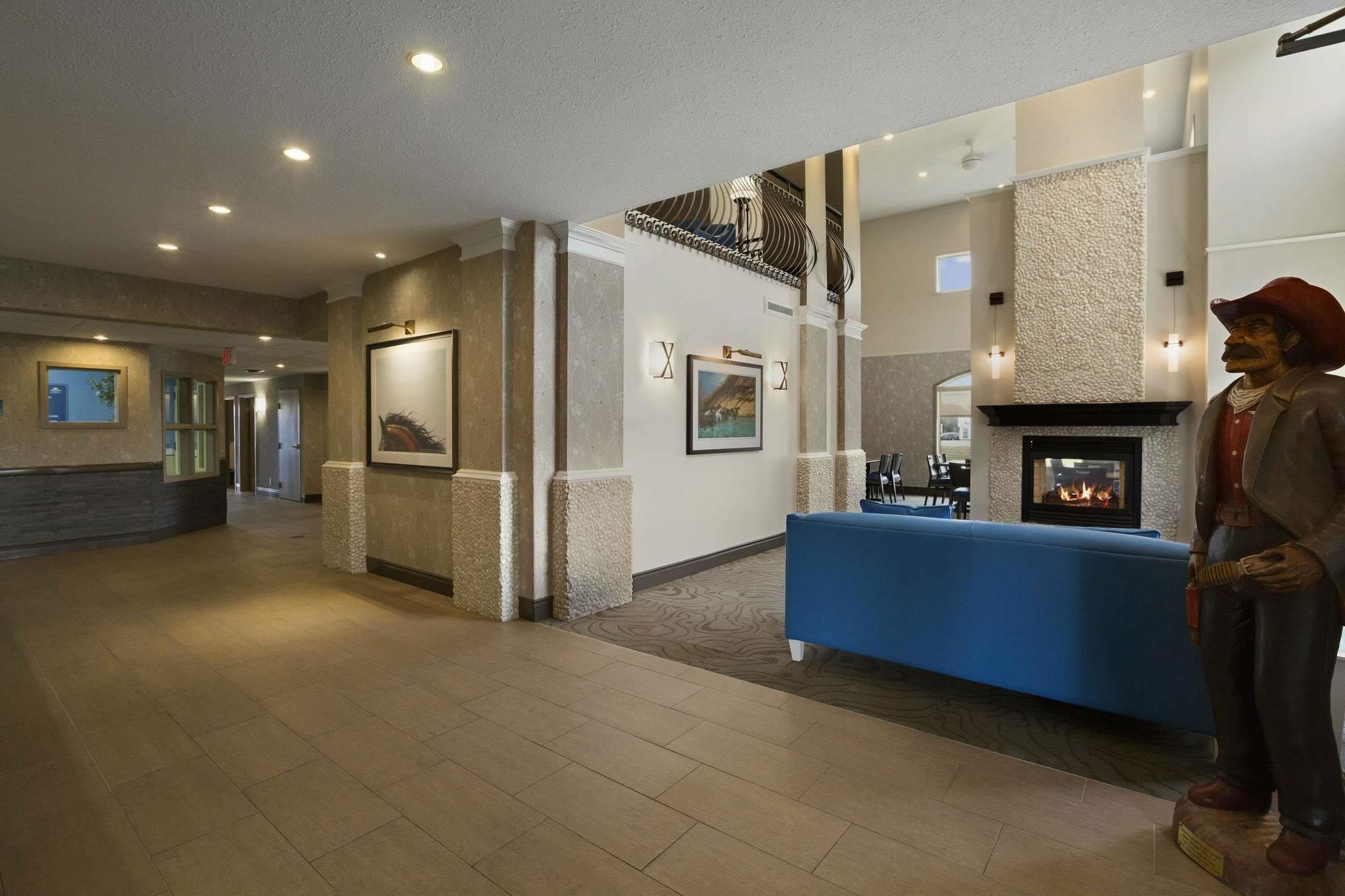 Days Inn & Suites By Wyndham Brandon Luaran gambar
